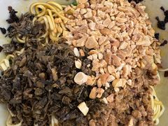 荤燃-万三面馆(青龙正街太古里店)
