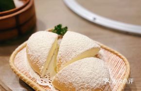 Snowflake Cheese Bun