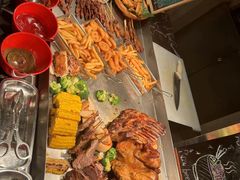 -广州万富希尔顿酒店·感趣自助餐厅·金秋蟹宴生蚝海鲜刺身