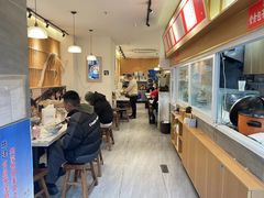 -李与白包子铺(桐梓林店)