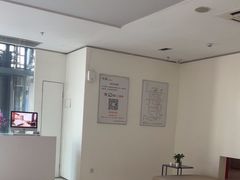 -卡罗酒店(东门晒布地铁站店)