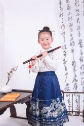 -龙宝宝儿童摄影馆