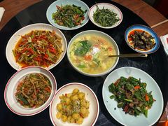 -川流不息·地道川菜·小龙虾(新松江路店)
