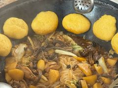 -粘豆包柴火铁锅炖