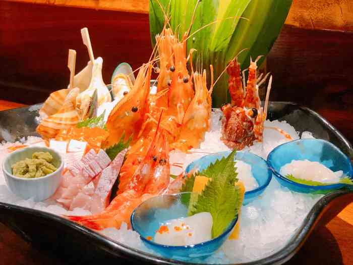 荣新馆(兴义路2号店)-"地方超级的大,估计这样大的日本料理店在整.