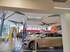-成都华星西蒙上汽大众4S店(羊西线店)