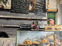 面包甜点陈列柜-O'mills Sourdough Bakery&Bistro(永嘉路店)