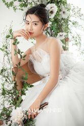 -雪中彩影婚纱摄影·微光艺术中心