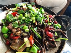 腊肉烧茶树菇-张关合渣(航空大道店)