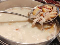 -尚尚仙·酸汤猪手·猪肚鸡火锅(华联万柳购物中心店)