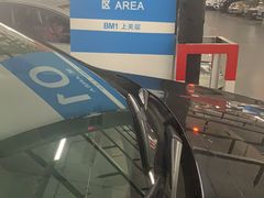 -虹桥火车站-停车场