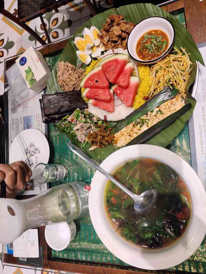 傣味轩(南屏街东口店)-"服务热情,团购上菜速度也很快,还送了鲜榨.