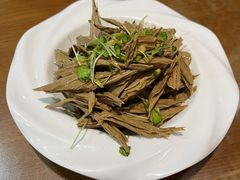 香椿苗拌黑腐竹-百年认一力 太原老字号 (桥头街店)