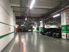 -虹桥天地-停车场