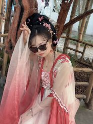 -一揽芳华汉服旗袍体验馆(拙政园店)