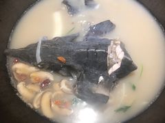 -咕嘟草帽鱼·牛奶一样的鲜鱼汤(包河万达广场创始店)