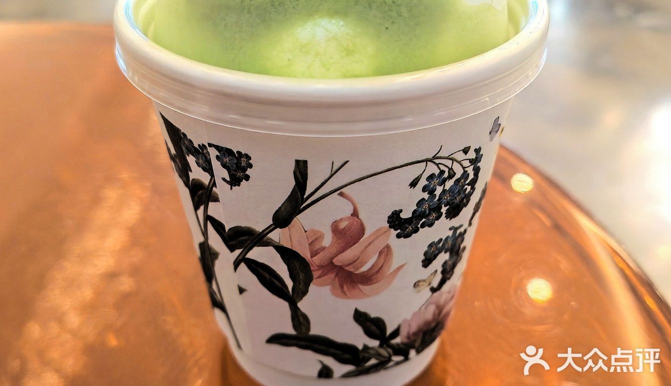 来一杯抹茶拿铁，应一下春天的景