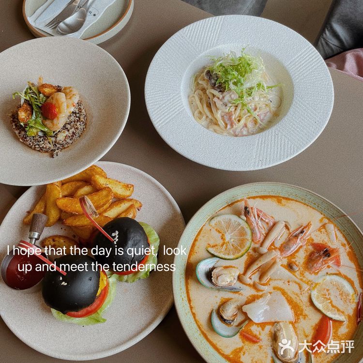 成都探店 走进石窟中吃个牛排