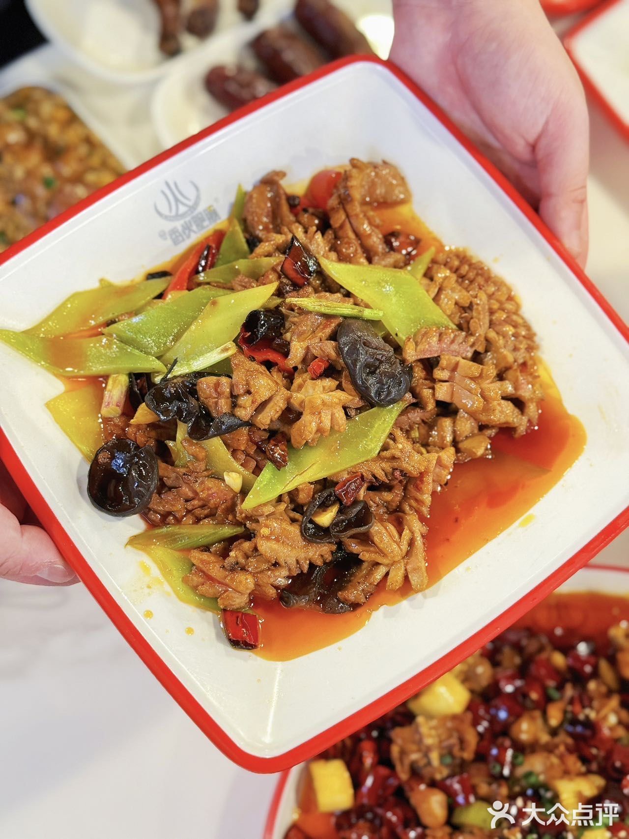 谁懂！竟然在肥肠煲里面吃到“卫生纸”