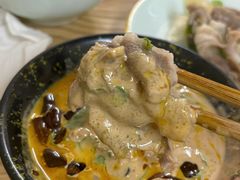 -洞庭洲·防空洞火锅·烧烤·铜锅涮肉(新百广场店)