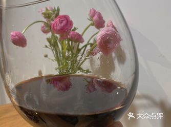 泰国洋兰花花期算长了，一周多了还有一些