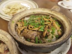 黄鳝牛肉煲仔饭-关氏饮食店