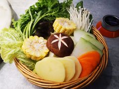 蔬菜拼盘-鲜潭蒸汽石锅鱼(五道口购物中心店)