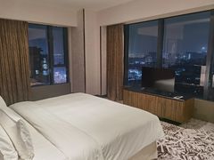 -上海虹桥西郊假日酒店