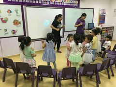 -瑞思少儿中心·少儿英语素养启蒙(勒泰直营校区)