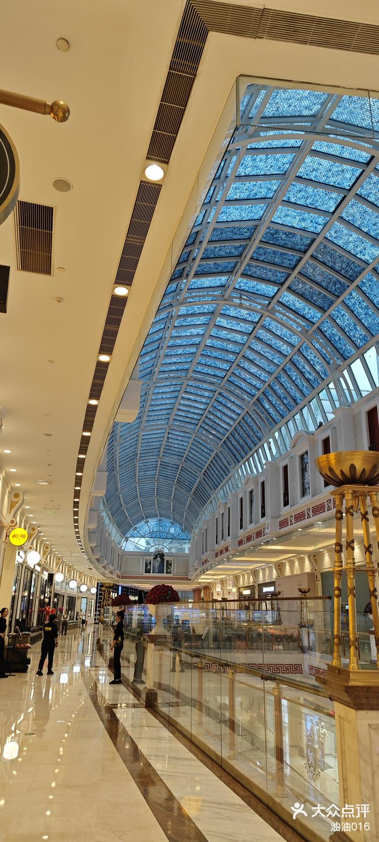 金碧辉煌的环球港