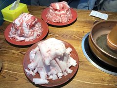-洞庭洲·防空洞火锅·烧烤·铜锅涮肉(新百广场店)