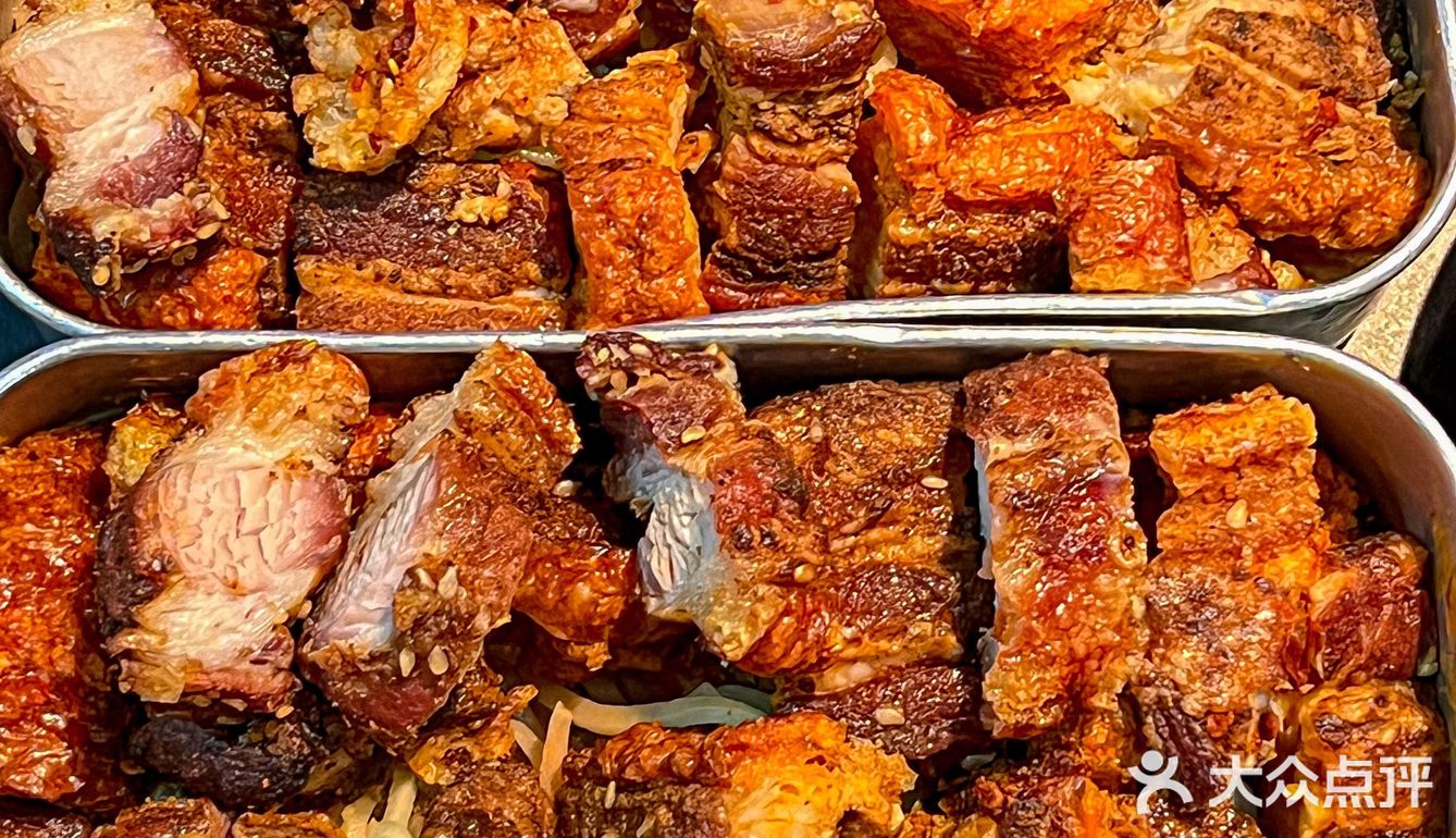 南京最好吃的脆皮五花肉！藏在火锅店里 ️