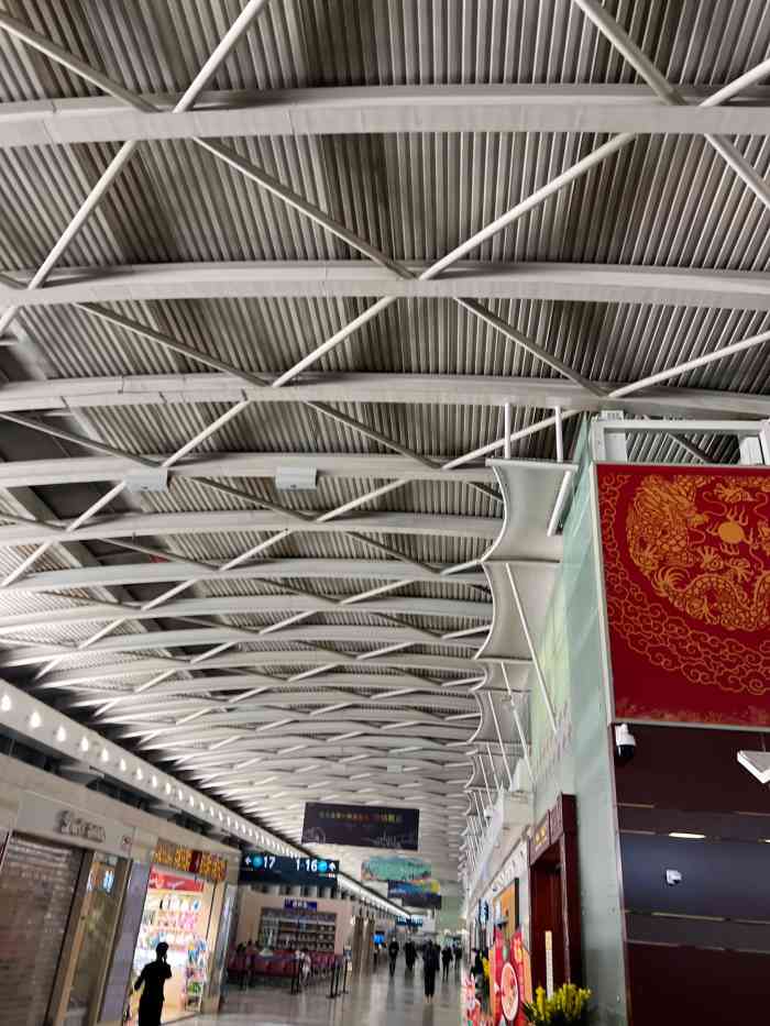 那种感动无以言比,就冲这一点给大连机场点个赞,一开始我以为中转比较