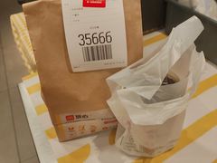-麦当劳(上海虹桥站30B检票口楼上)