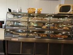 面包甜点陈列柜-椰香超级饼屋