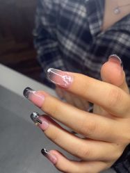 -小黑瓶美甲美睫