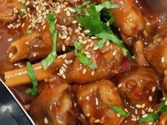校门口鸡骨棒-泉哥小平房串店