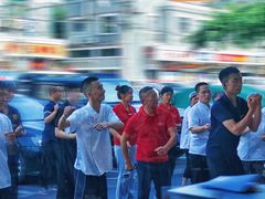 -川流不息·地道川菜·小龙虾(松东路店)