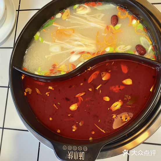 味小侠串串香火锅