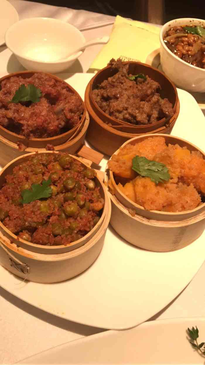 俏江南(百联世茂店)-"服务很周到,体贴入微,菜品也很好吃,环境.