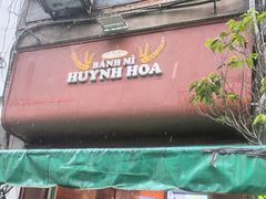 -Bánh Mì Huynh Hoa