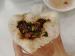 李与白酱肉包-李与白包子铺(桐梓林店)