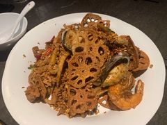 豪横避风塘海鲜拼盘-汤城小厨•粤菜•靓汤(苏州街店)