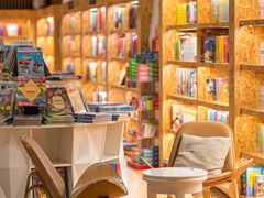 -新华里咖啡书吧(新华书店小寨店)