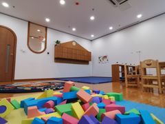 -抱抱熊托育中心(大悦城店)