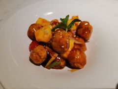 椰果菠萝咕噜肉-闻见中国海南菜(K11店)