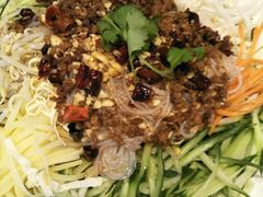 -老码头黑皮肘子锅包肉熏酱水饺(文政街店)