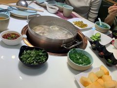 -洪氏嗨捞·猪肚鸡火锅(阳光天地店)
