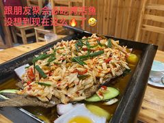 -宏兴烤鱼山庄(宣恩总店)
