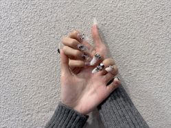 -进巍美甲美睫